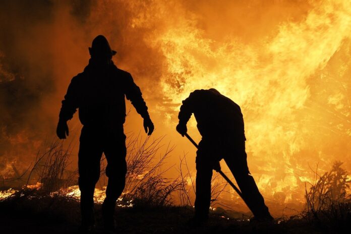 Incendie maitrisé dans la zone de Vroskopos à Kea