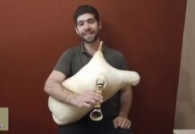 La tsambouna ou la cornemuse grecque.